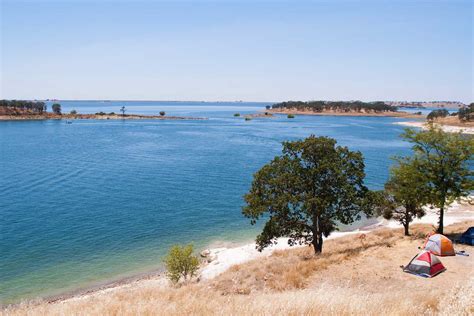 Lake camanche - Lake Camanche North Shore campgrounds have 246 developed campsites situated along the shore and hillsides of beautiful Lake Camanche. There are also 20 primitive …